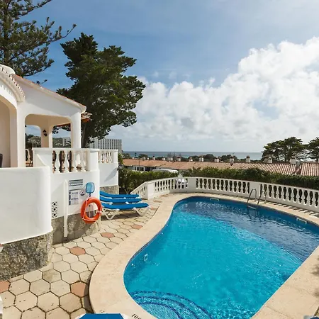 Nineta Villa *