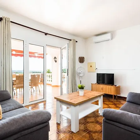 Nineta Villa